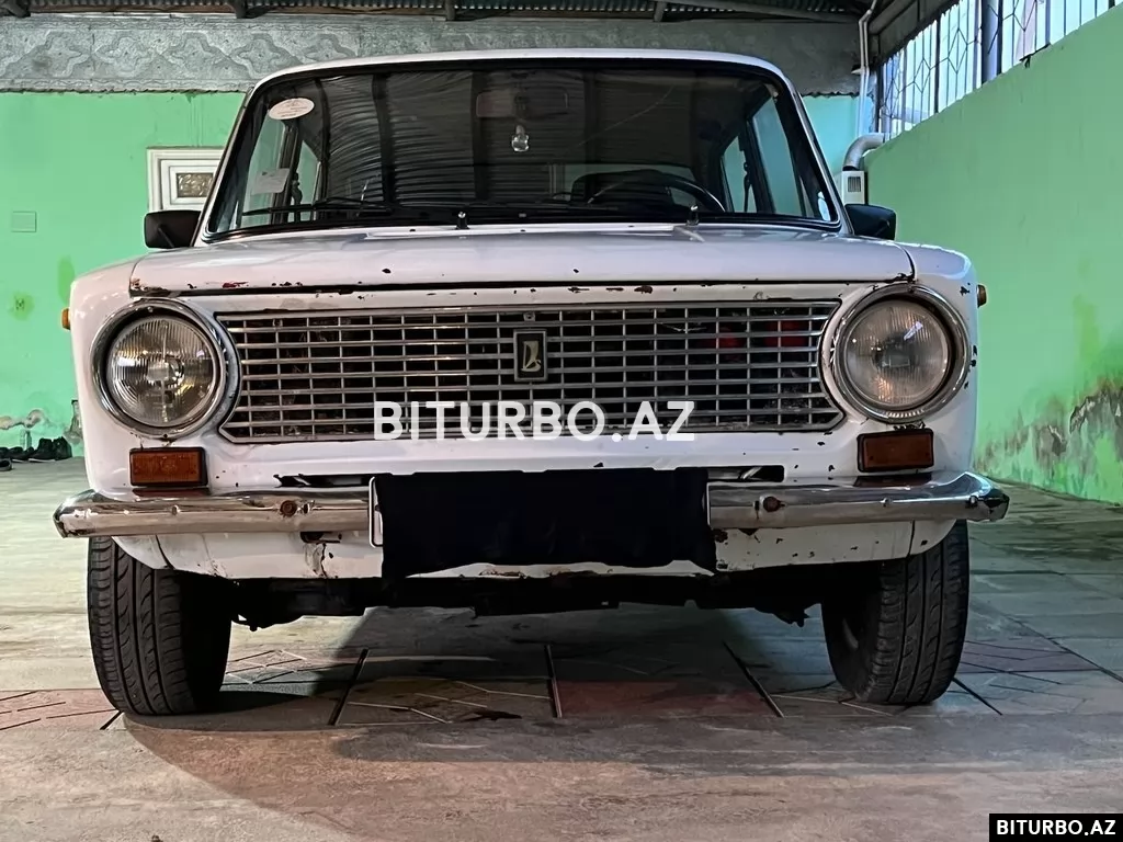 LADA (VAZ) 21011