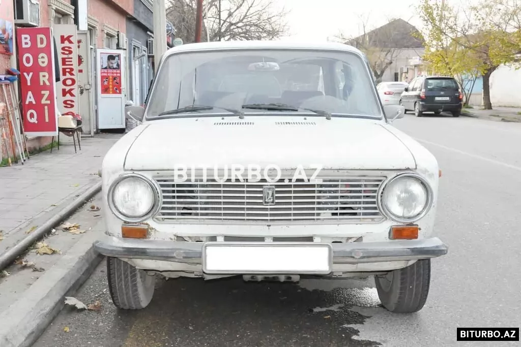 LADA (VAZ) 21011