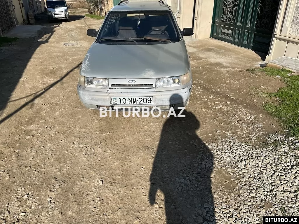 LADA (VAZ) 2111