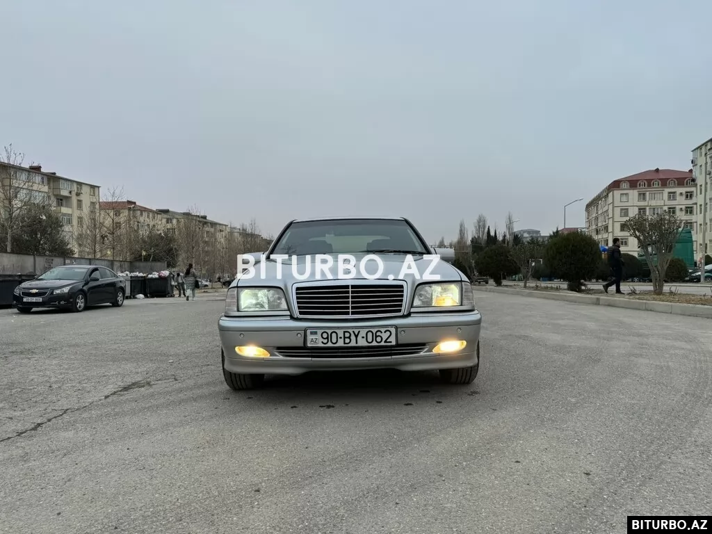 Mercedes C 200