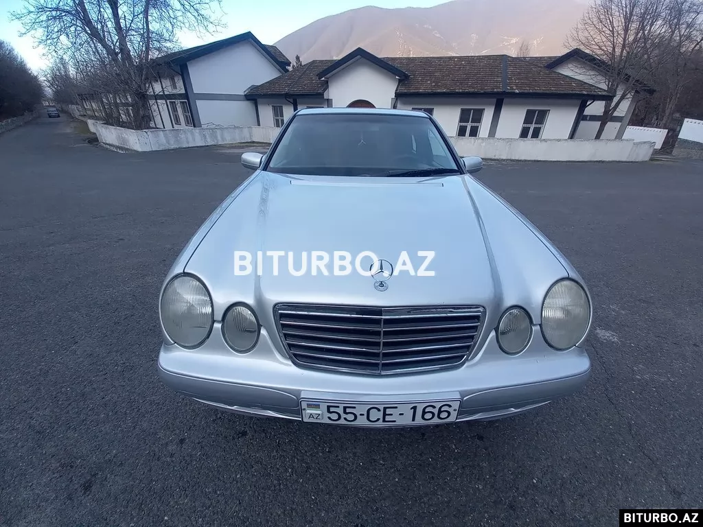 Mercedes E 200