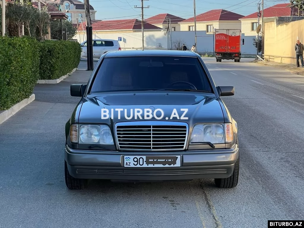 Mercedes E 220