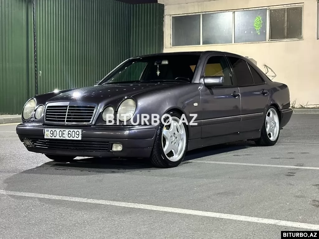 Mercedes E 240