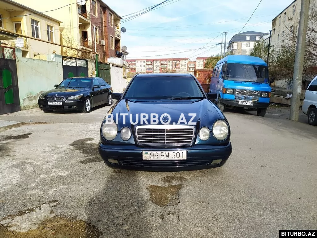 Mercedes E 240