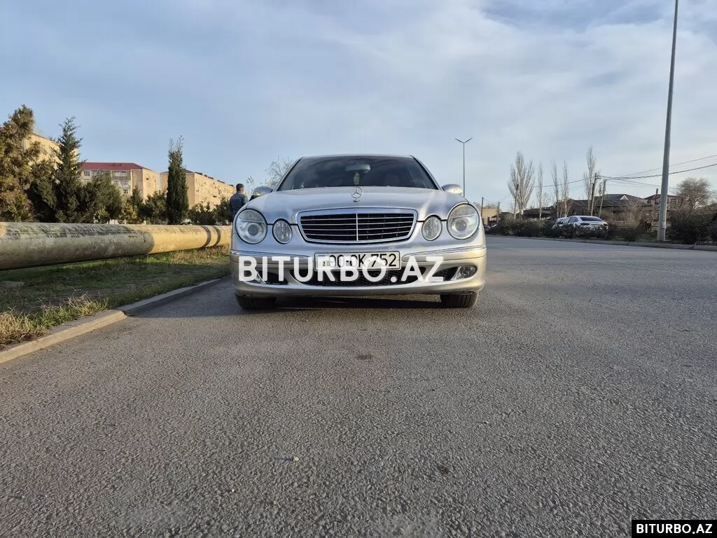 Mercedes E 240