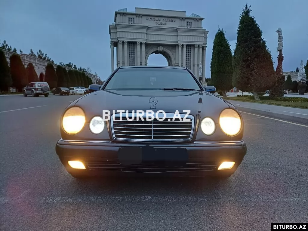 Mercedes E 320