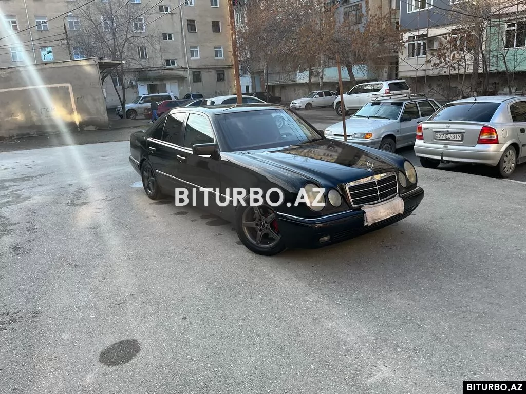 Mercedes E 320