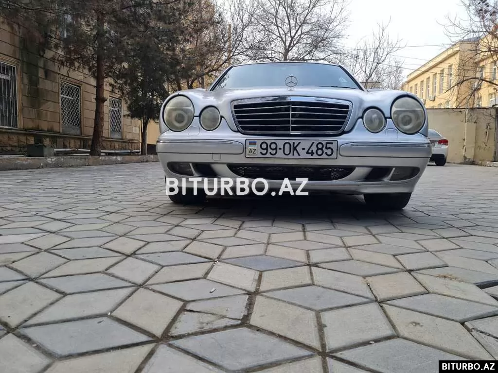 Mercedes E 320