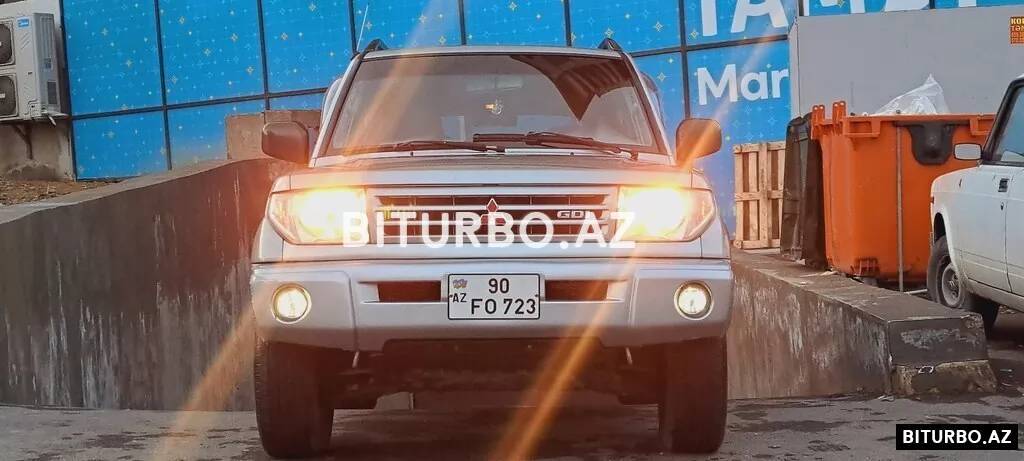 Mitsubishi Pajero io