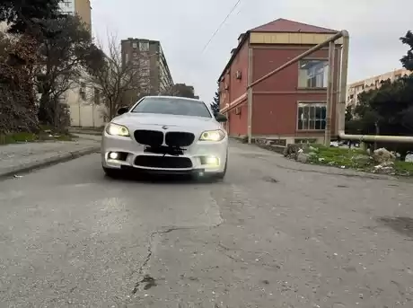 BMW 528