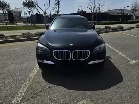 BMW 750
