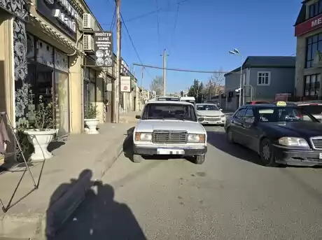 LADA (VAZ) 2107