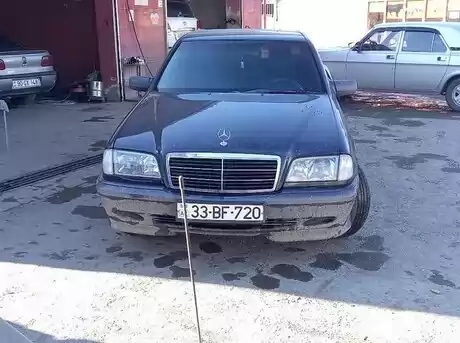 Mercedes C 200