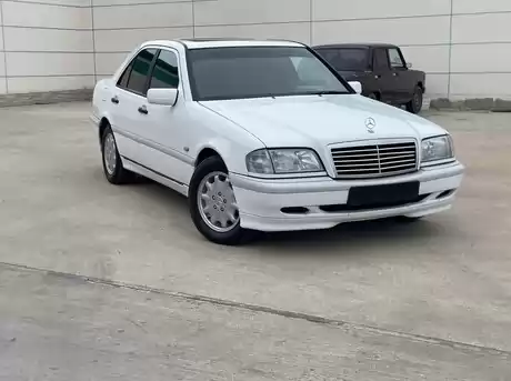 Mercedes C 200