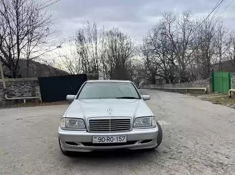 Mercedes C 200