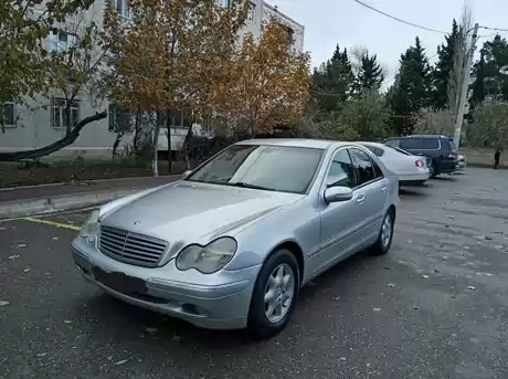 Mercedes C 200