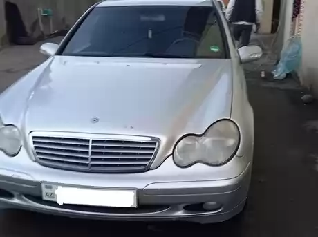 Mercedes C 200