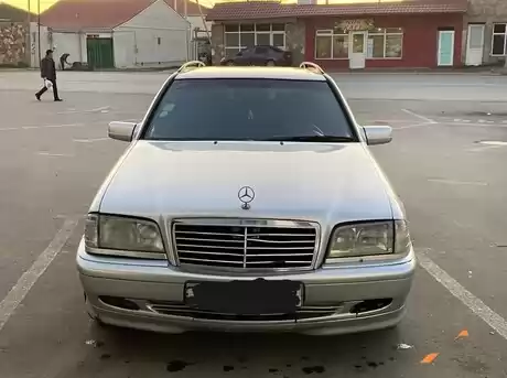Mercedes C 200