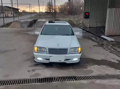 Mercedes C 230