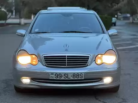 Mercedes C 270