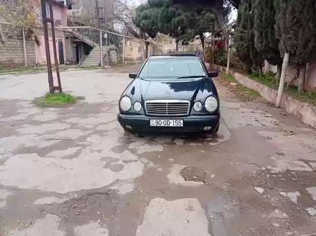 Mercedes E 200