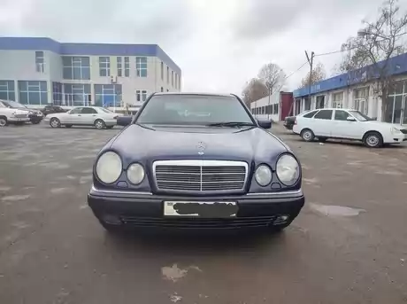 Mercedes E 200