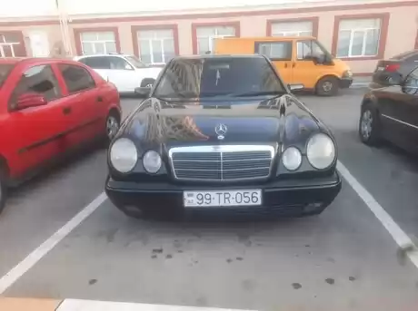 Mercedes E 200