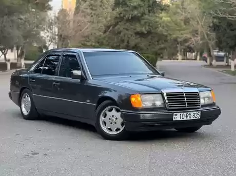 Mercedes E 200