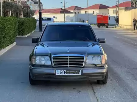 Mercedes E 220