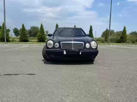 Mercedes E 230