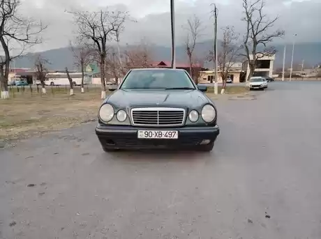 Mercedes E 240