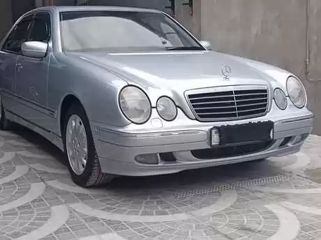 Mercedes E 240