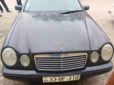 Mercedes E 240