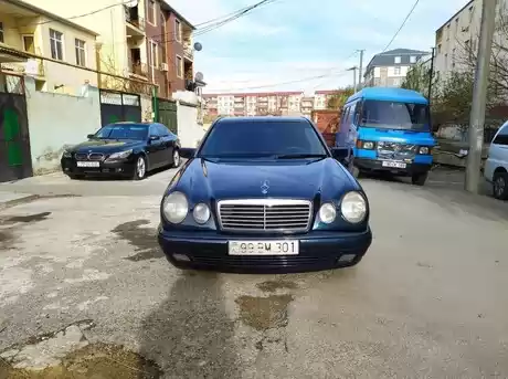 Mercedes E 240