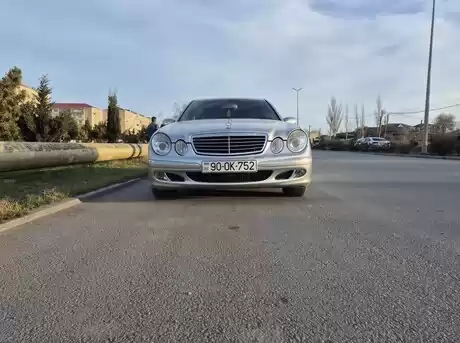 Mercedes E 240