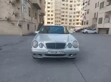 Mercedes E 270