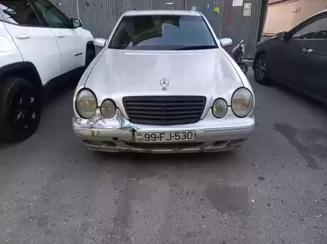 Mercedes E 270