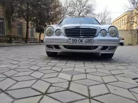 Mercedes E 320