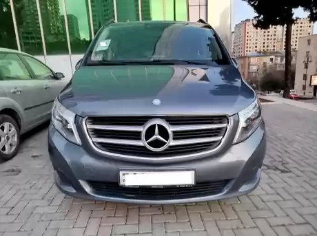 Mercedes V 220