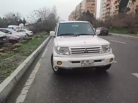 Mitsubishi Pajero io