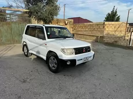 Mitsubishi Pajero io