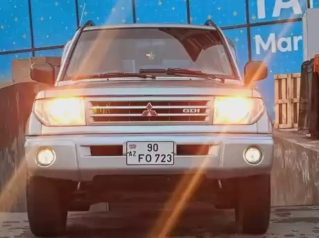 Mitsubishi Pajero io